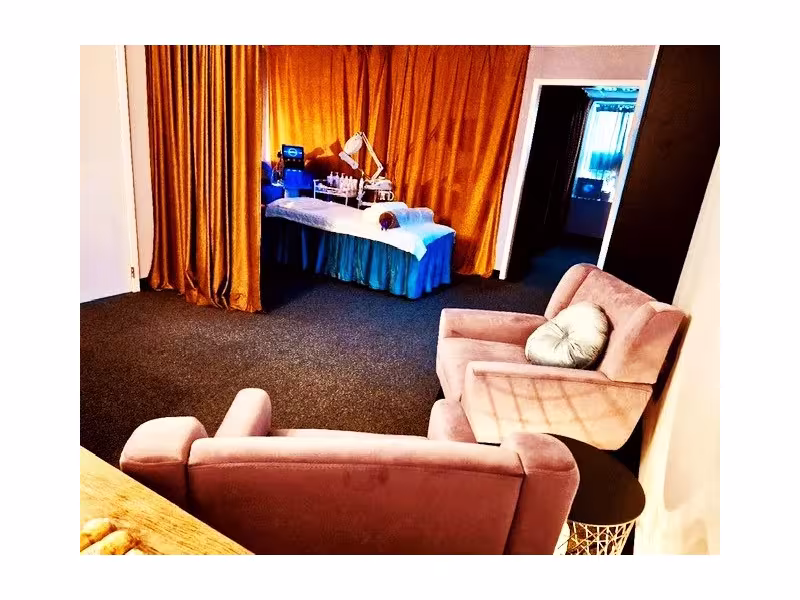 Le Shaoyue Facial & Healing Spa