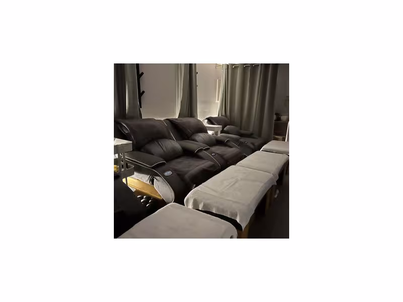 J She Massage Spa