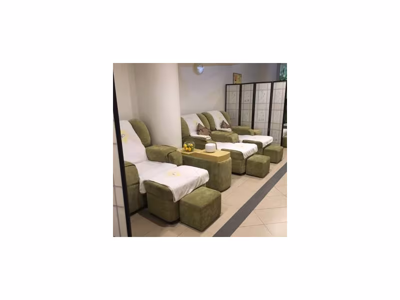 Lemon Tree Foot Rub Spa