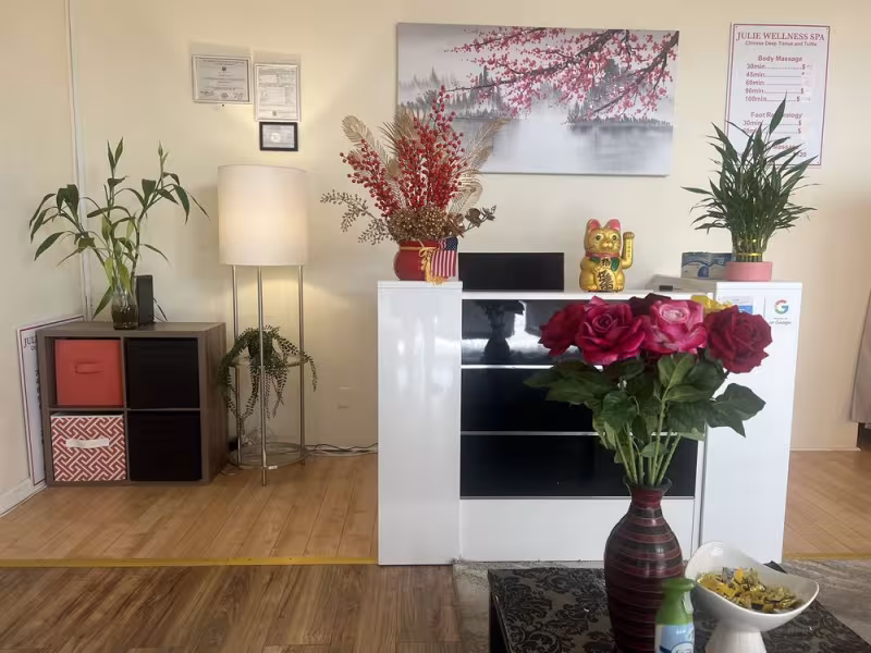 Julie Wellness Spa