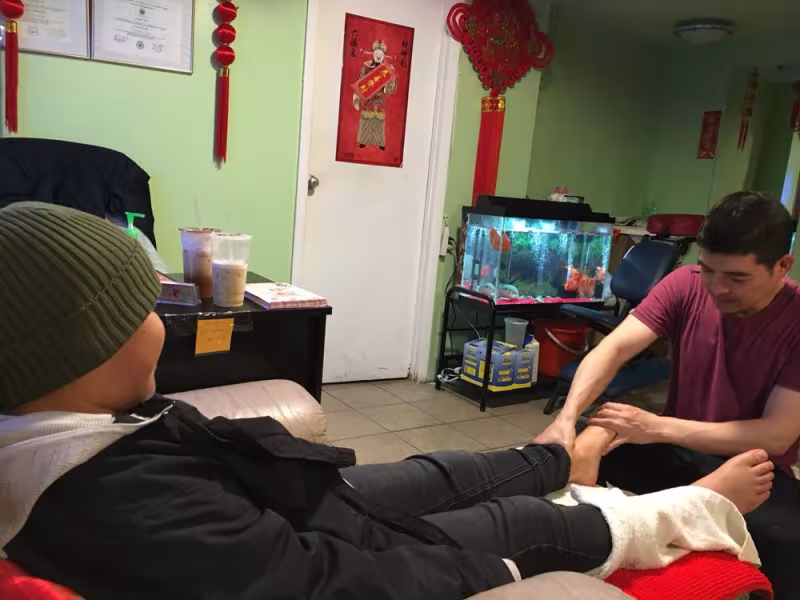Zheng yi foot spa 正一足疗