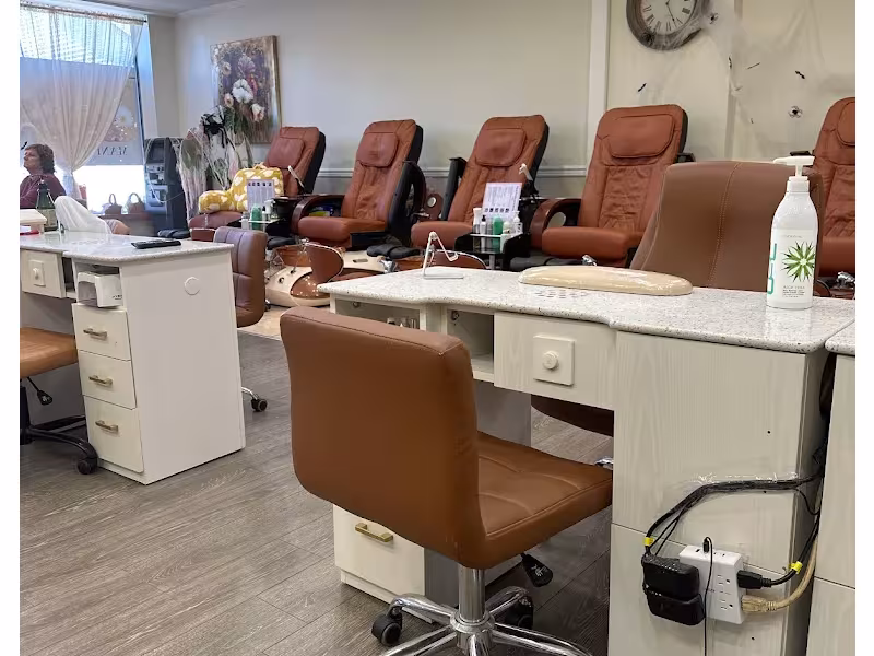 Gee Nail & Spa