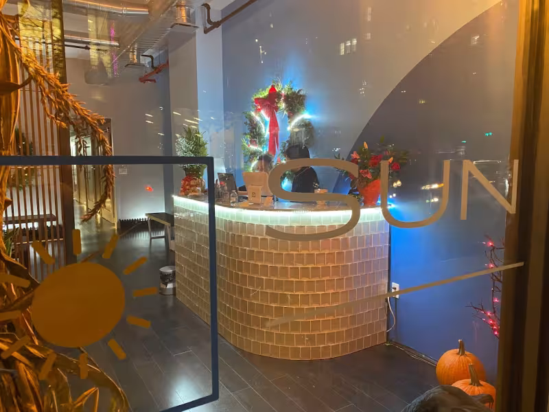Sun & Sky - Spa / Salon