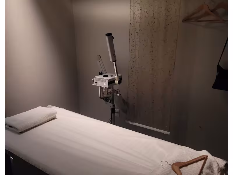 Sun & Sky - Spa / Salon