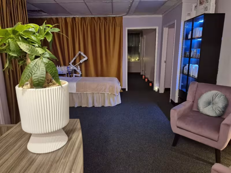 Le Shaoyue Facial & Healing Spa