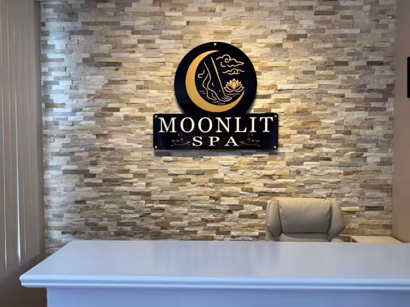 MOONLIT SPA
